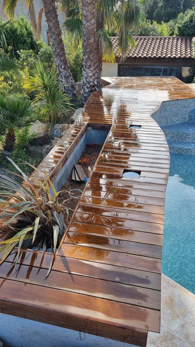 Terrasse piscine vue aérienne