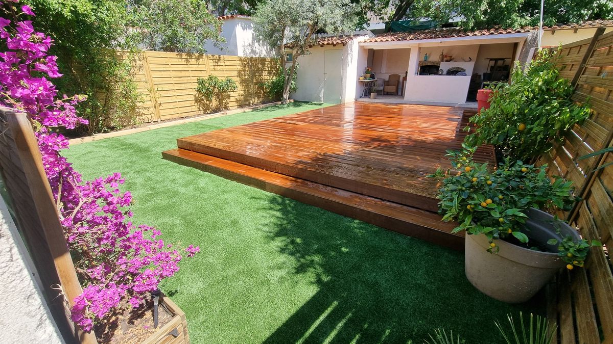 Terrasse surélevée bougainvillée