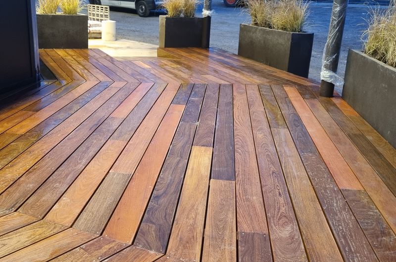 Terrasse bois motif chevrons